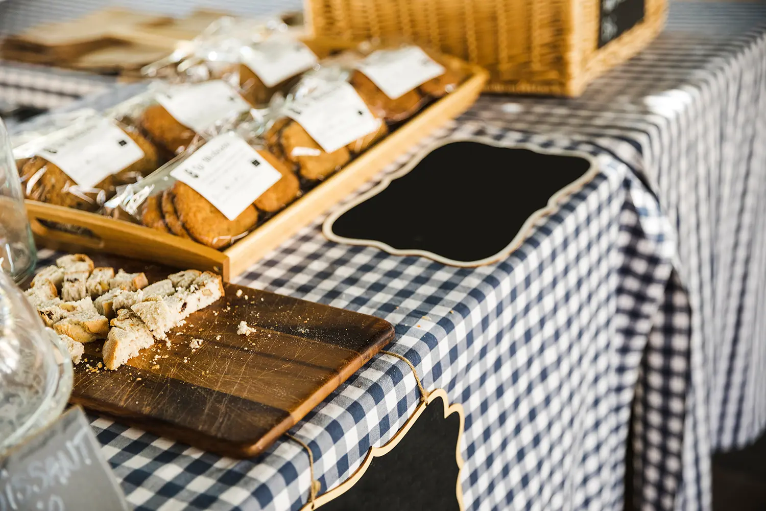 display-bakery-item-sale-market-stall display-bakery-item-sale-market-stall